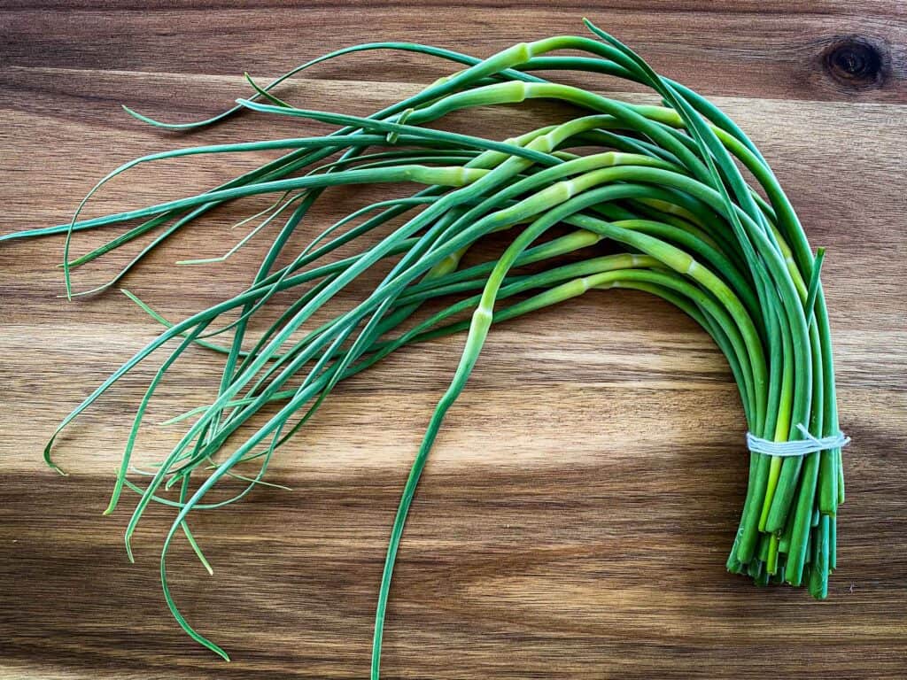 Quick Pickled Garlic Scapes With Dill | Refrigerator Recipe - Modern ...